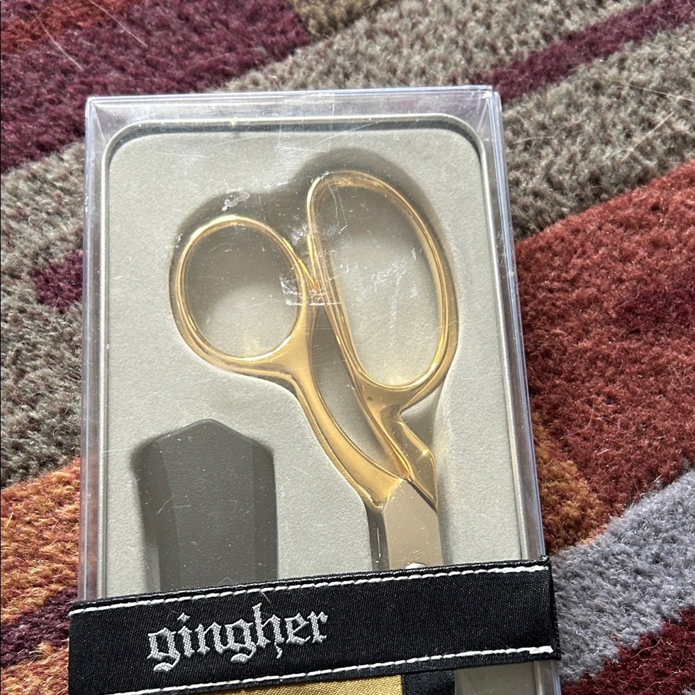Gingher Gold-Plated Dressmaker's Shears - Picture 4 of 4